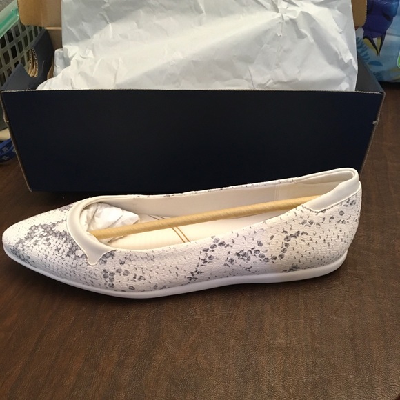 Cole Haan Womens Grand Ambition Skimmer - Picture 9 of 13